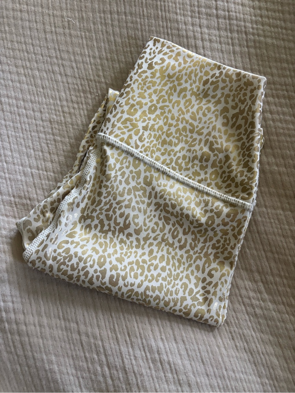 Carbon38 Gold Leopard Accent Activewear Set on Cream - Picture 2 of 9